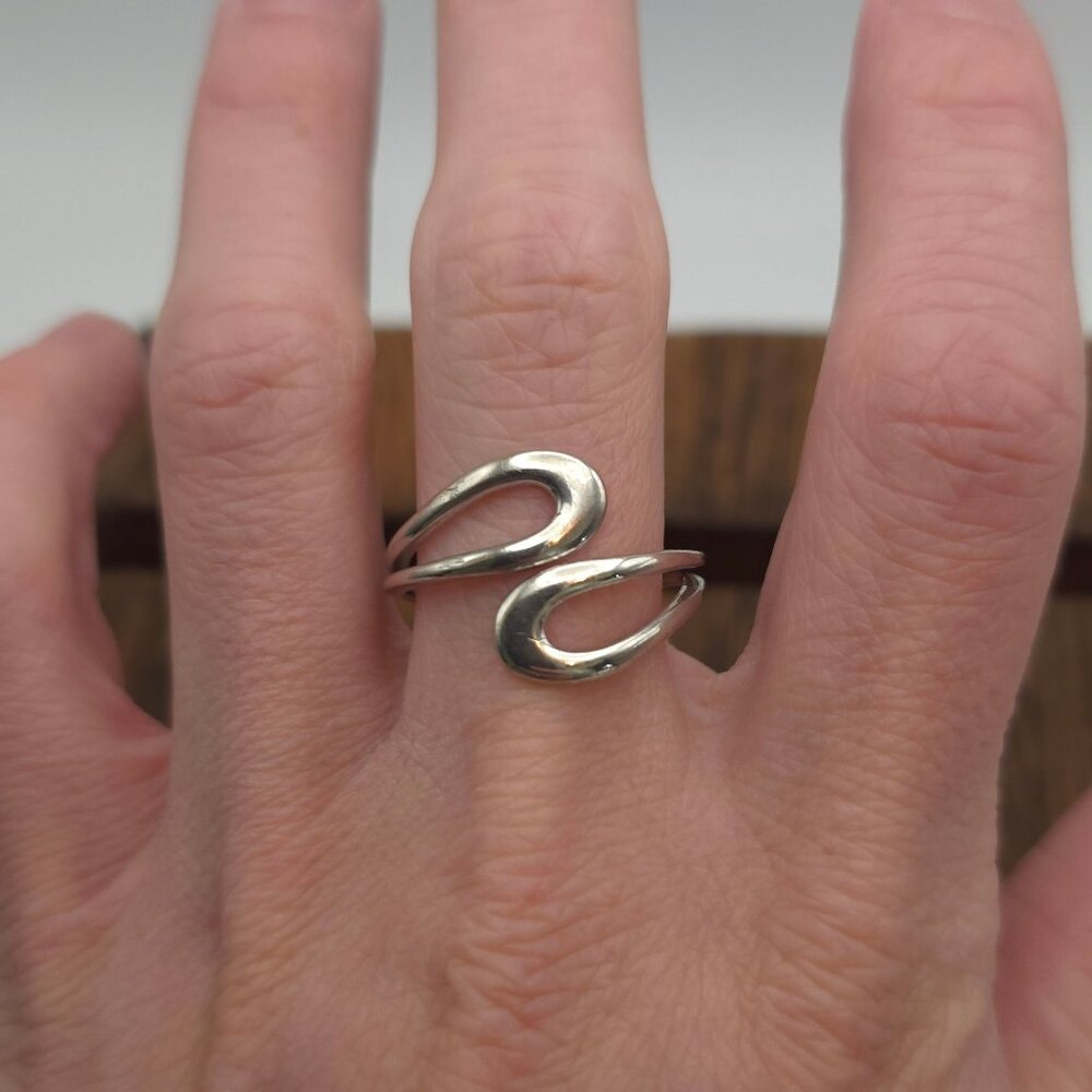Size 10 925 Sterling Silver Double Loop Ring A28